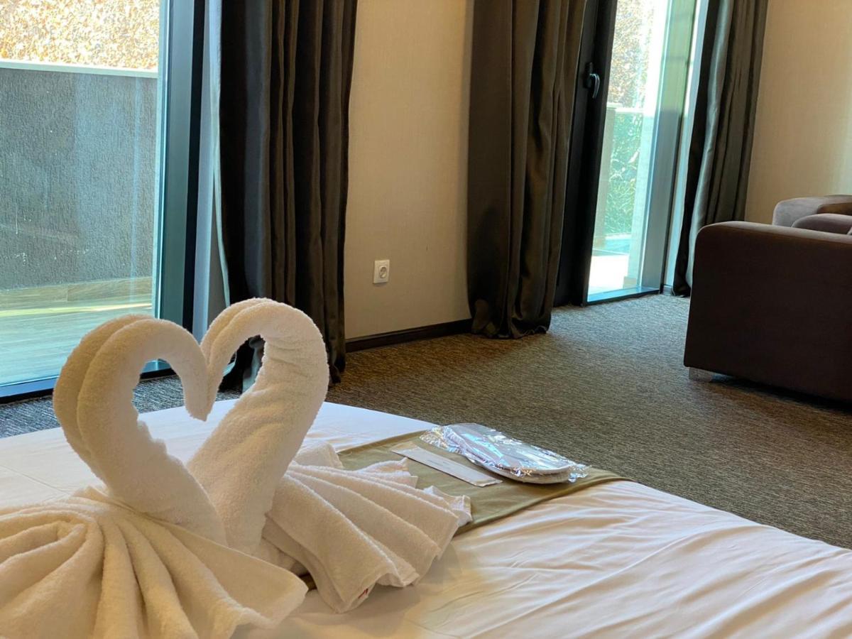 Tbt Hotel Tbilisi Bagian luar foto