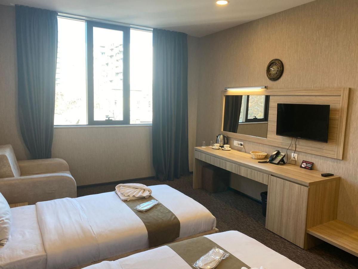 Tbt Hotel Tbilisi Bagian luar foto