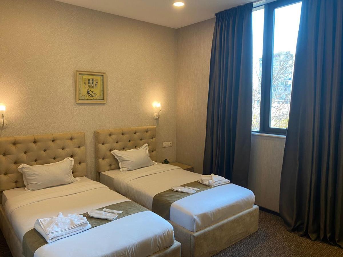 Tbt Hotel Tbilisi Bagian luar foto