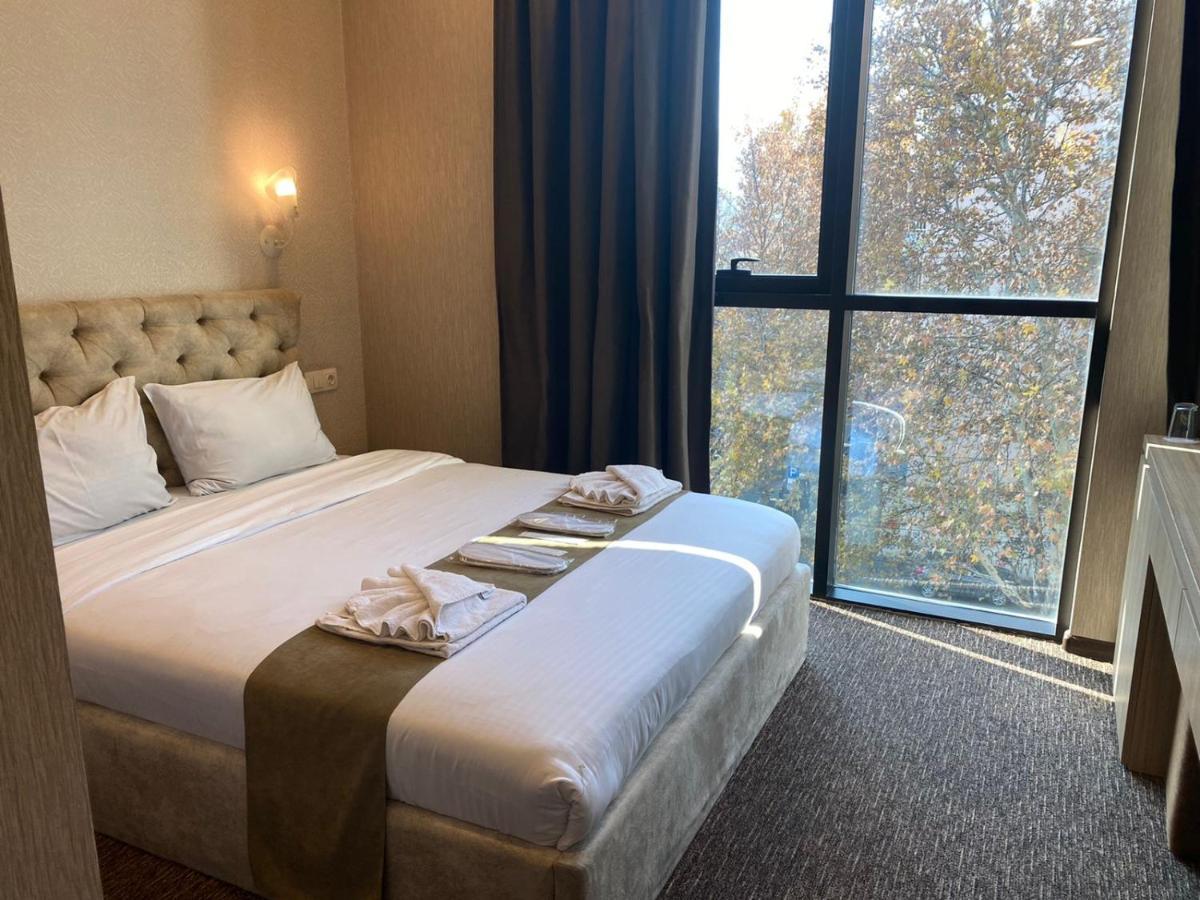 Tbt Hotel Tbilisi Bagian luar foto