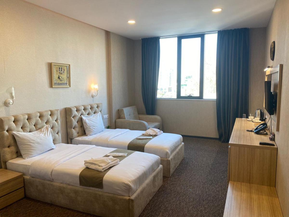 Tbt Hotel Tbilisi Bagian luar foto