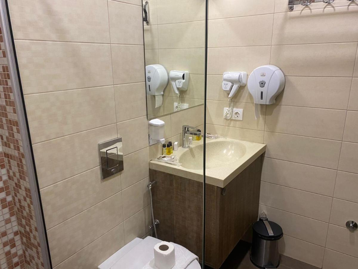 Tbt Hotel Tbilisi Bagian luar foto