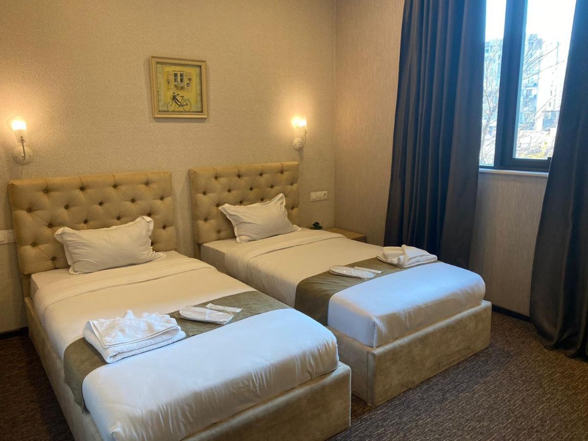 Tbt Hotel Tbilisi Bagian luar foto