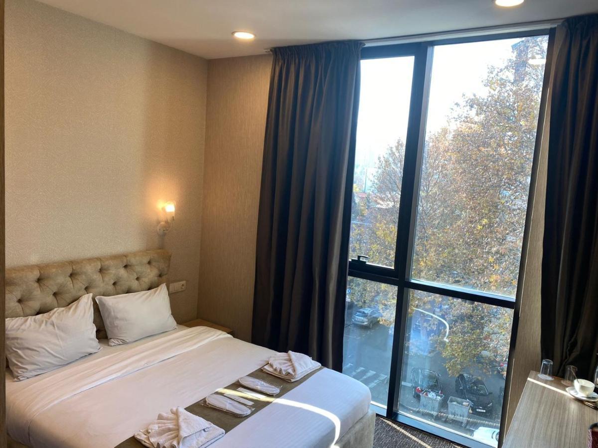 Tbt Hotel Tbilisi Bagian luar foto